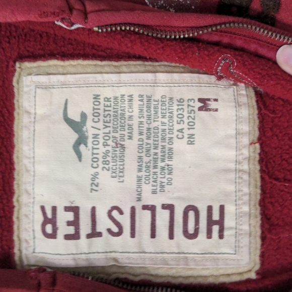 Hollister size medium red zip up hoodie - Picture 4 of 5